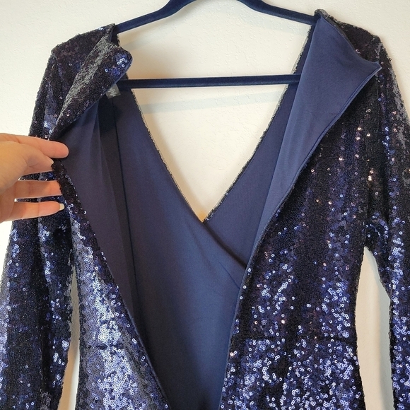 NWT DKNY Long Sleeve Side-Ruched Sequin Gown in Navy Size 6 - Picture 7 of 16